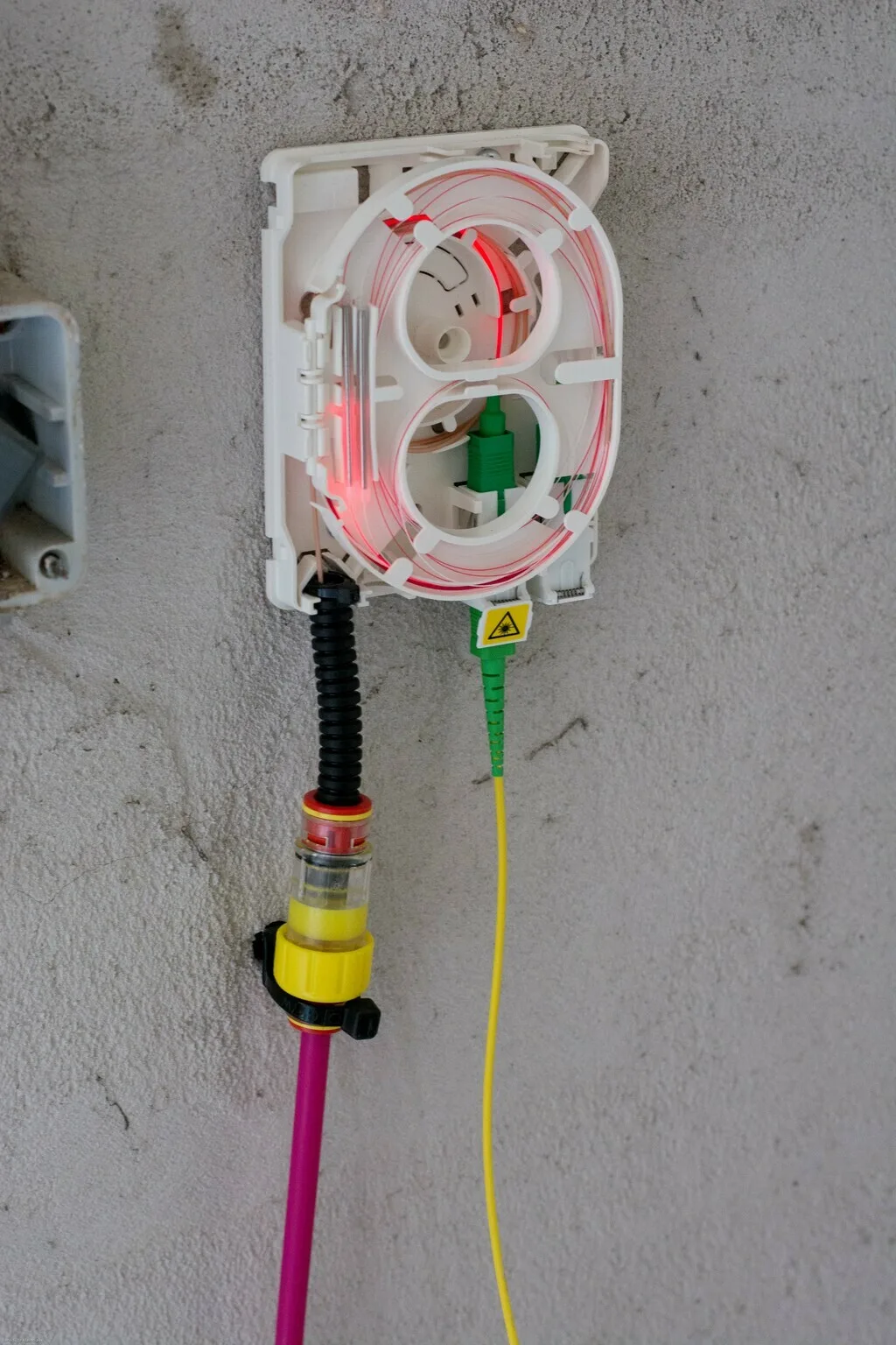 Les tests sont réussis si la lumière rouge passe de manière continue